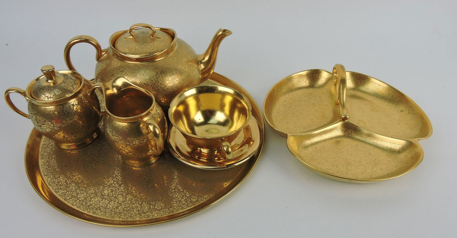 Pickard gold with etched flowers tete-a-tete (1 of 1)