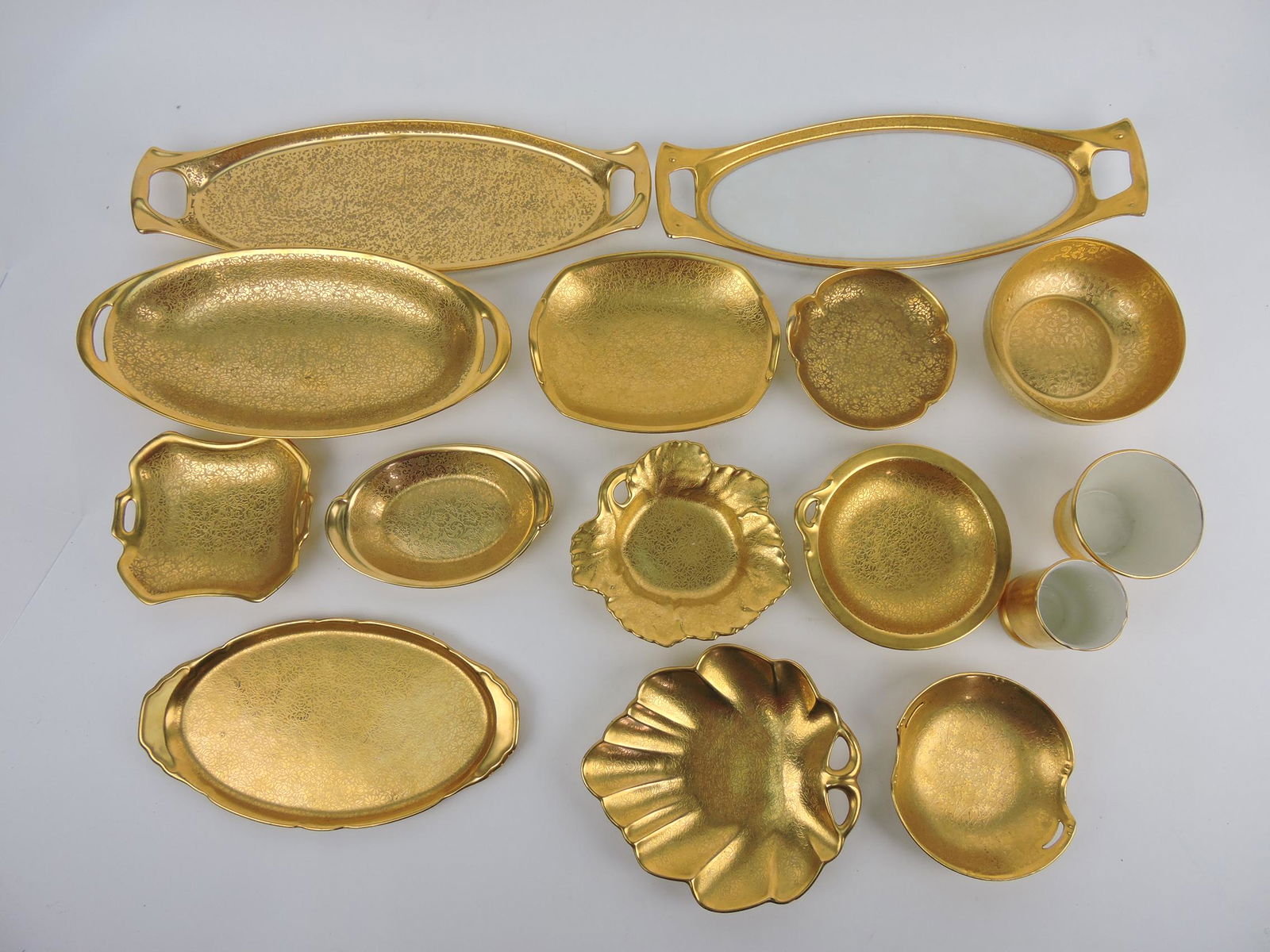 Pickard lot of 15 bowls, plates, saucers (1 of 1)