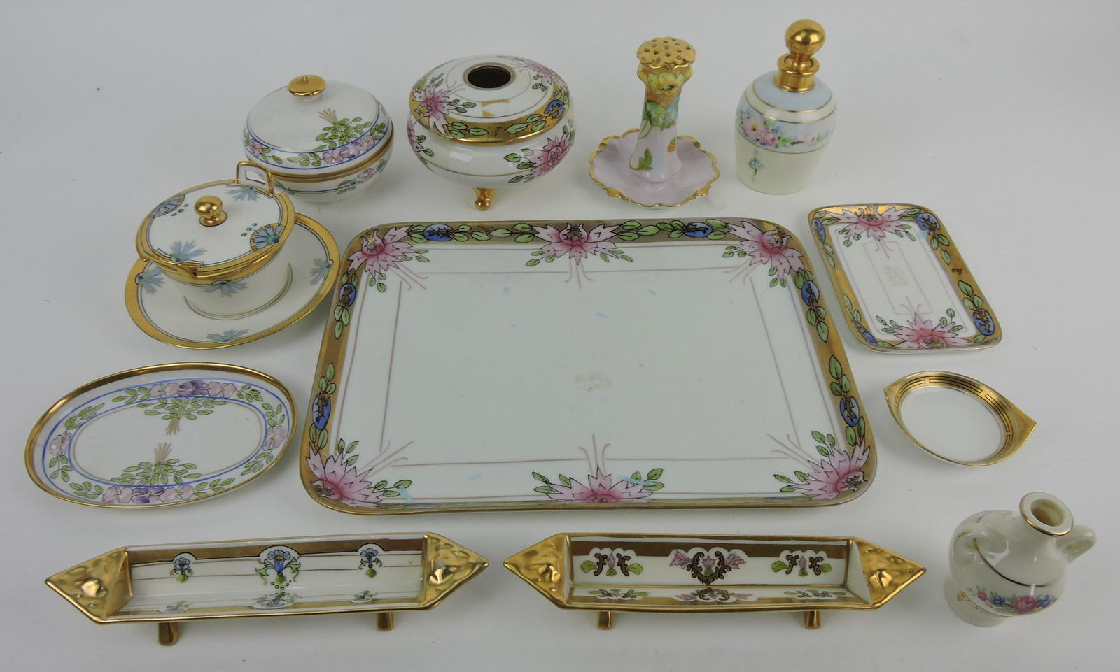 Pickard lot of 12 assorted dresser (1 of 1)