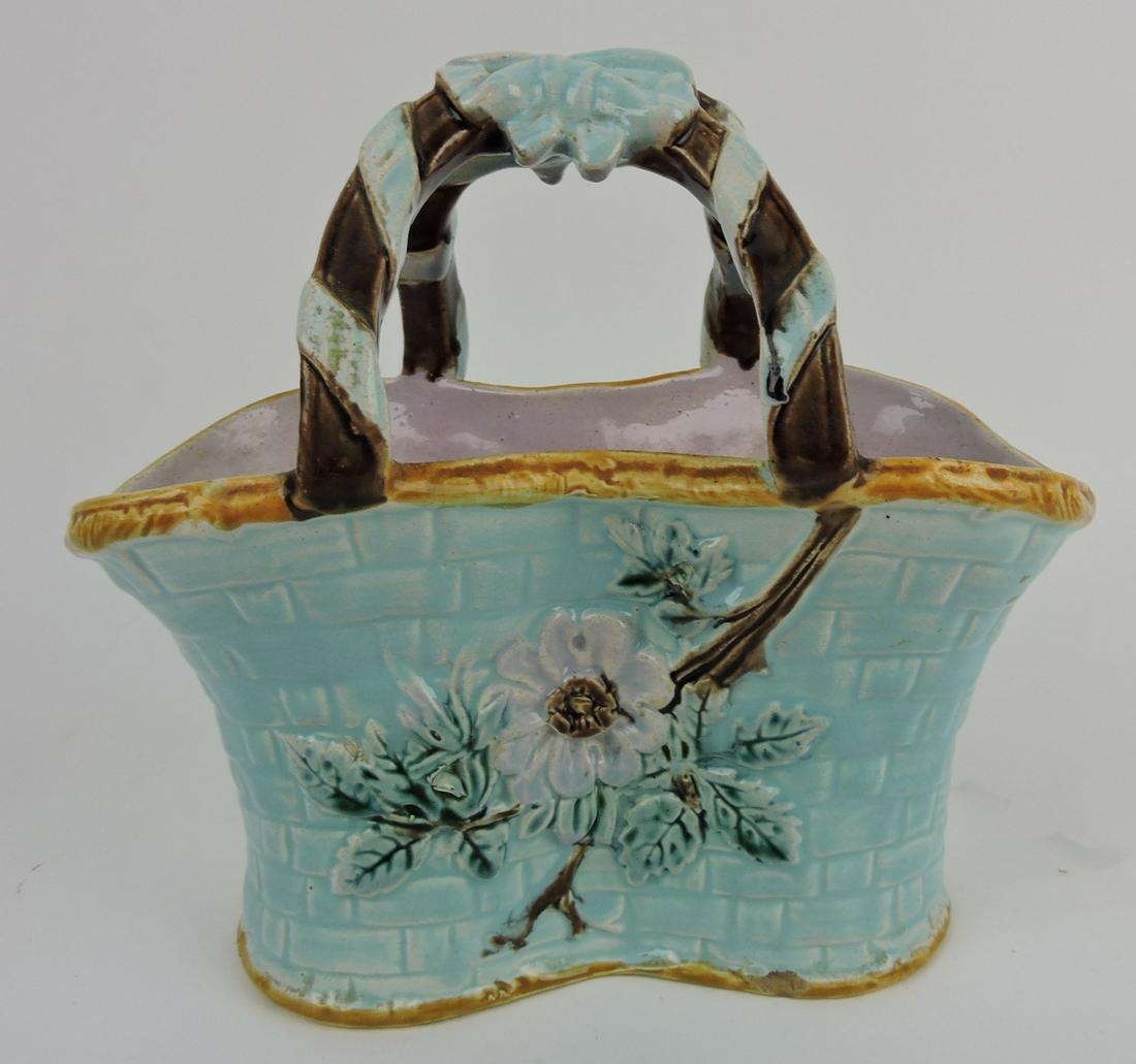 Majolica basket with ribbon tied handle, (1 of 1)