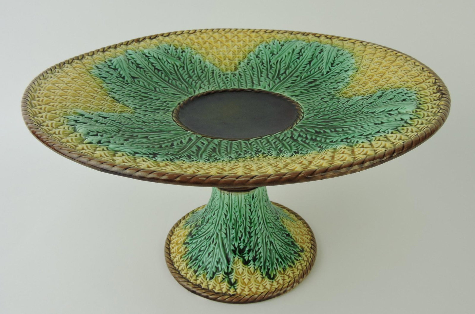 Majolica pineapple cake stand, (1 of 1)