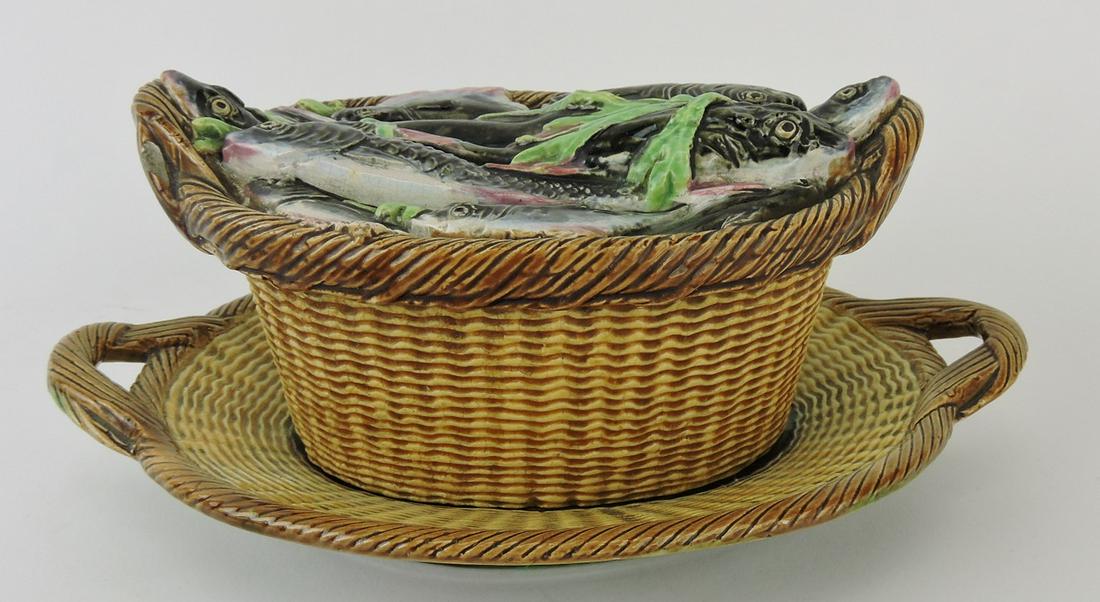 George Jones majolica sardine box (1 of 2)