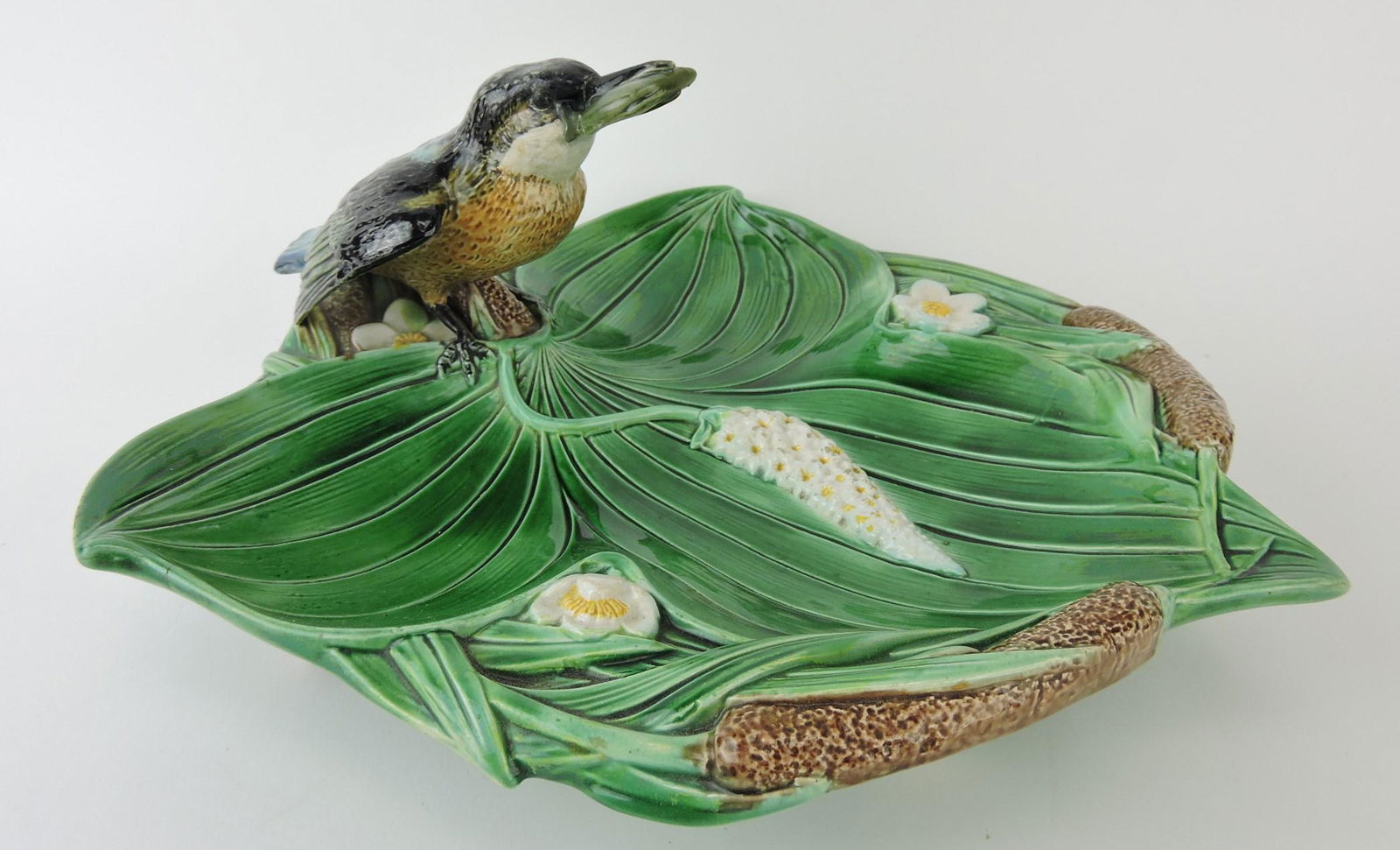 George Jones majolica three lobed (1 of 3)