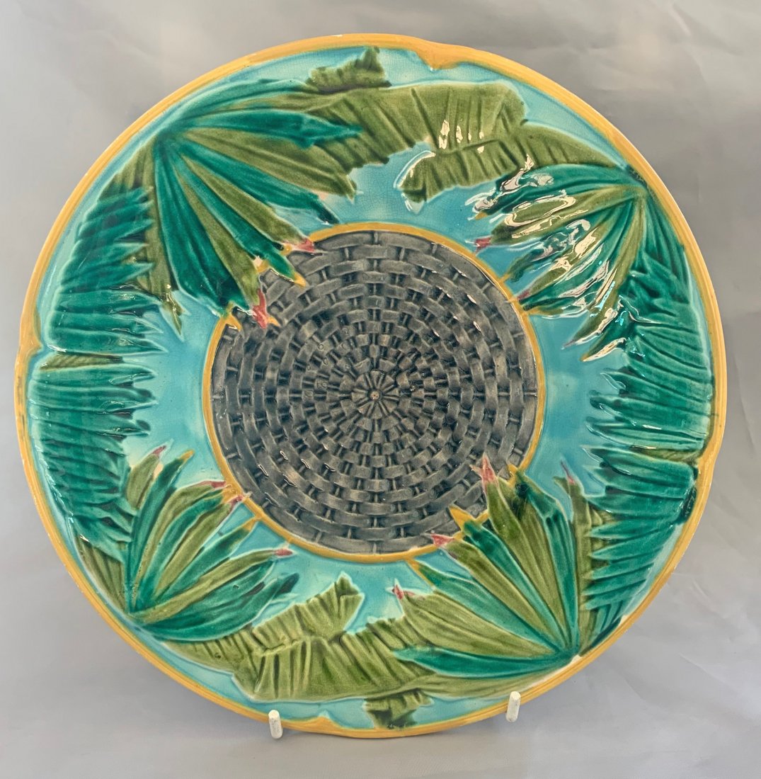 Majolica banana leaf plate (1 of 2)