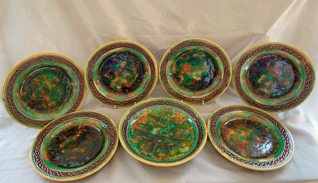 A set of six Gorge Jones majolica plates (1 of 3)