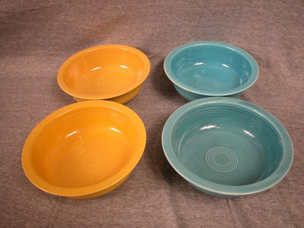 Fiesta 8 1/2" nappy bowl group - 2 yellow, 2 turqu: Fiesta 8 1/2" nappy bowl group - 2 yellow, 2 turquoise