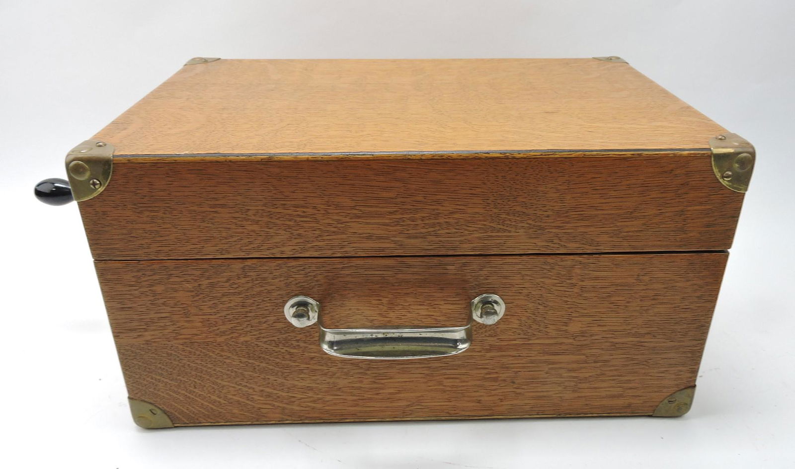 Victor VV-50 portable phonograph with (1 of 4)