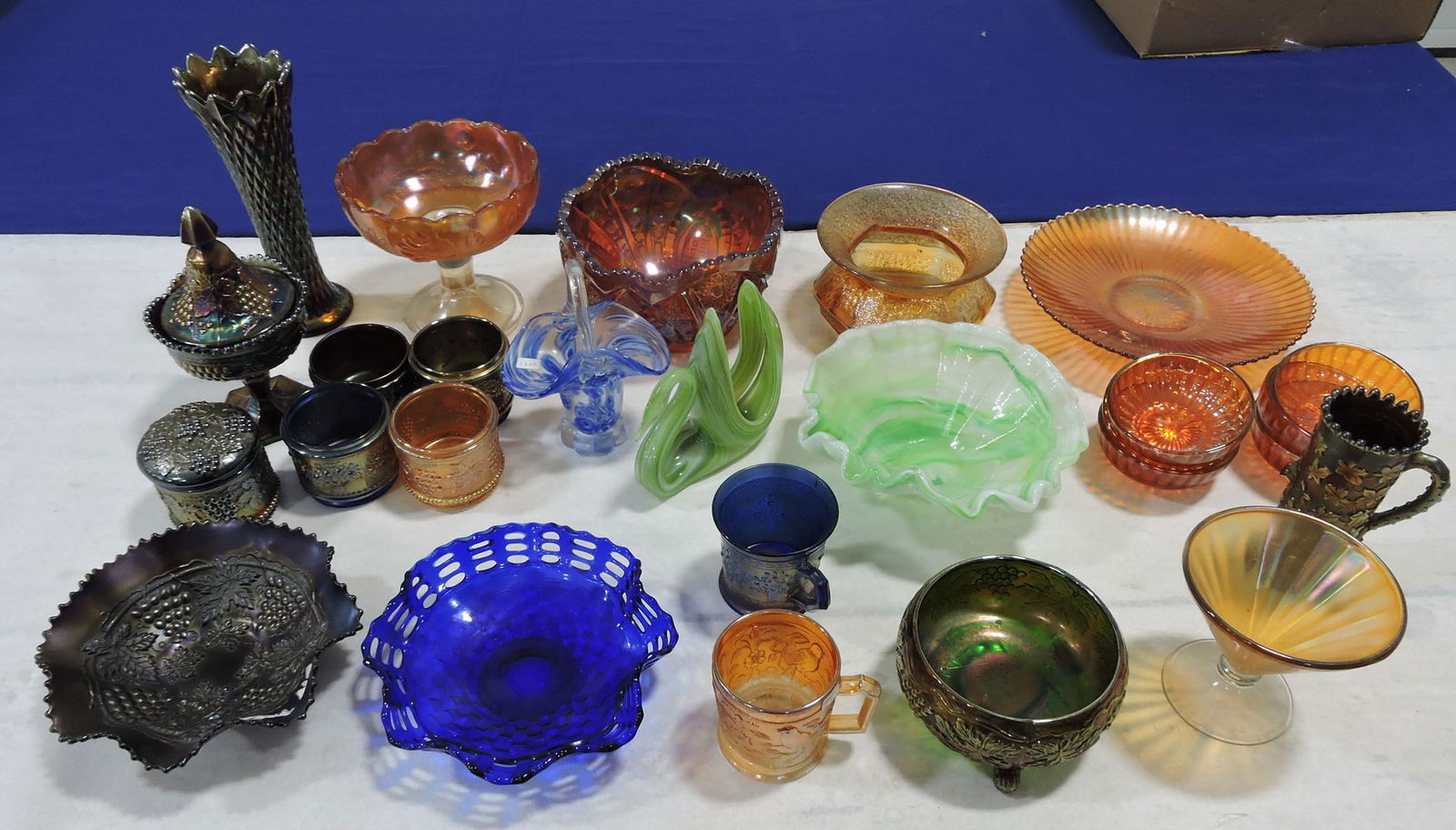 Carnival glass and other glass lot of 27 pcs, (1 of 1)