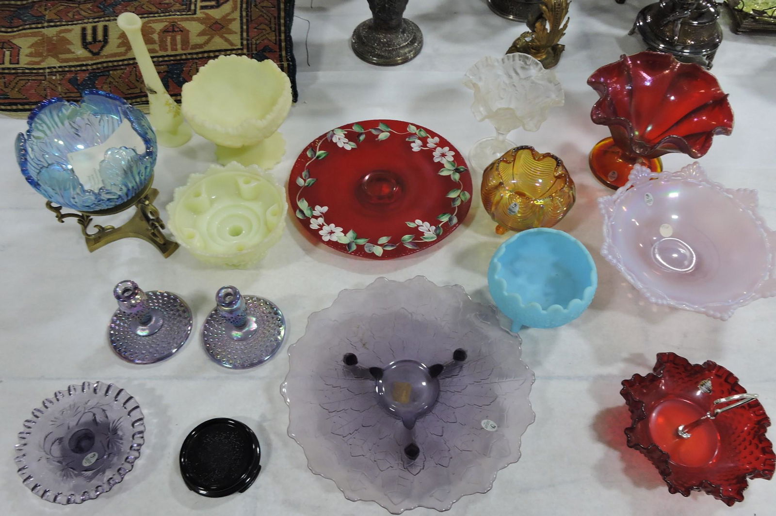 Fenton lot of 16 assorted pieces (1 of 1)