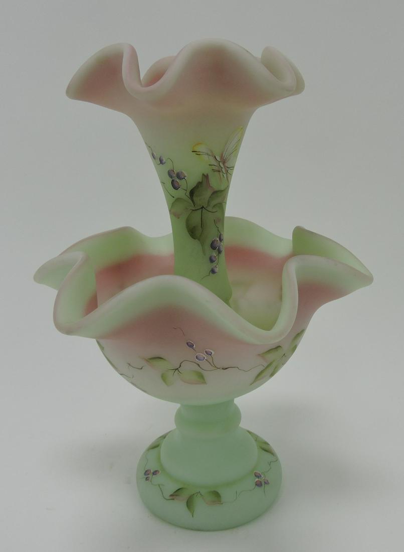 Fenton burmese single horn epergne, 9 1/2" (1 of 1)