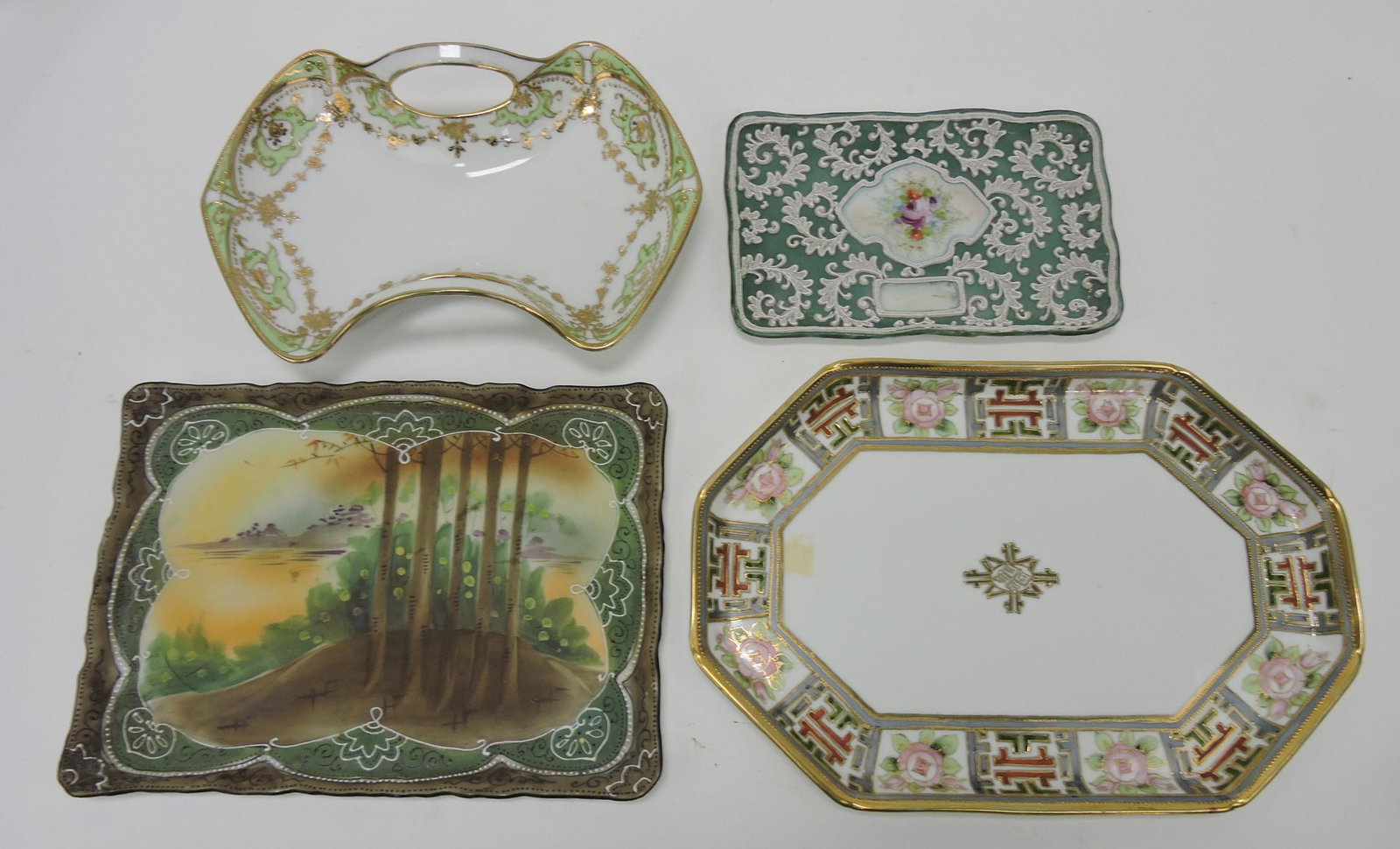 Nippon lot of 4 trays: .