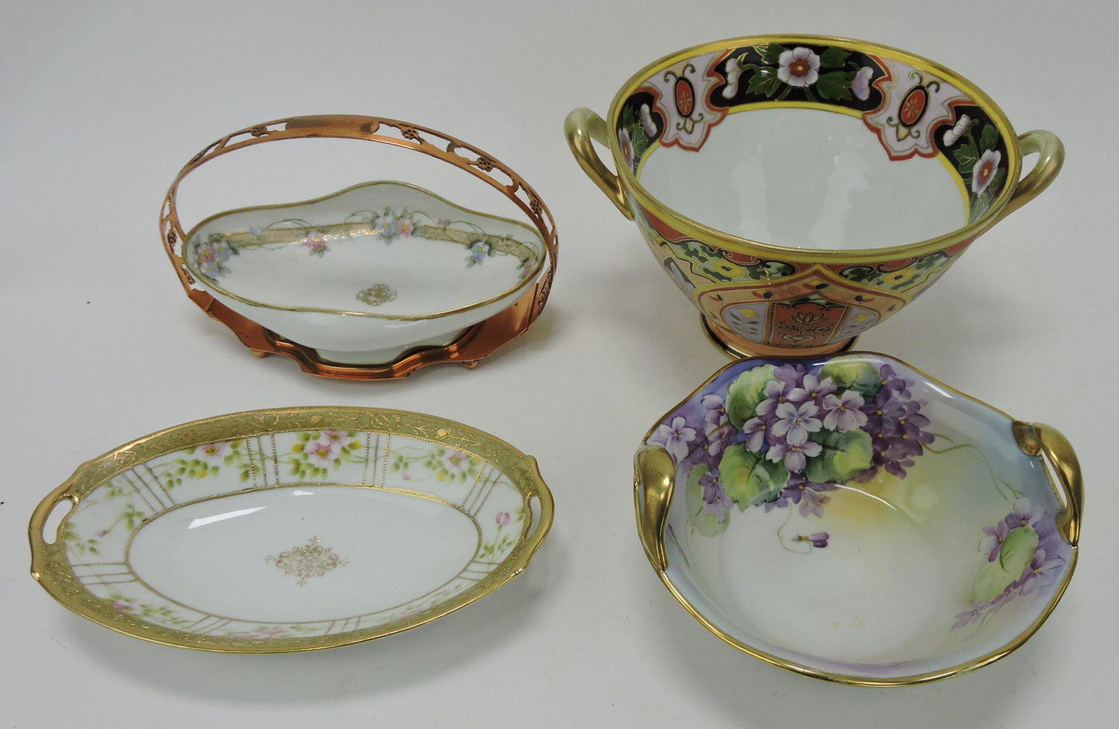 Nippon lot of 4 bowls and trays: .