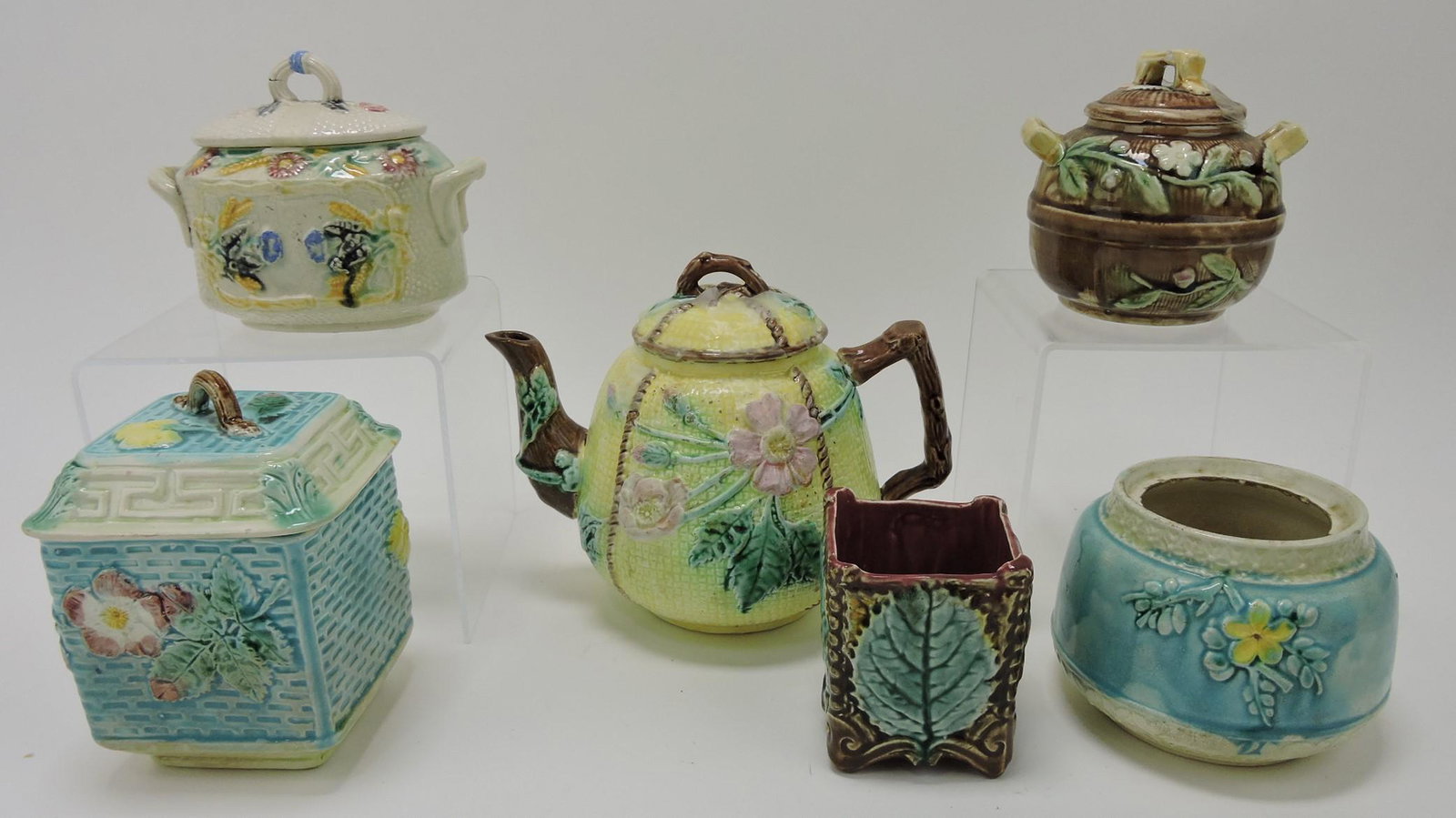 Majolica lot of teapot, 4 sugars, and: toothpick holder, various condition