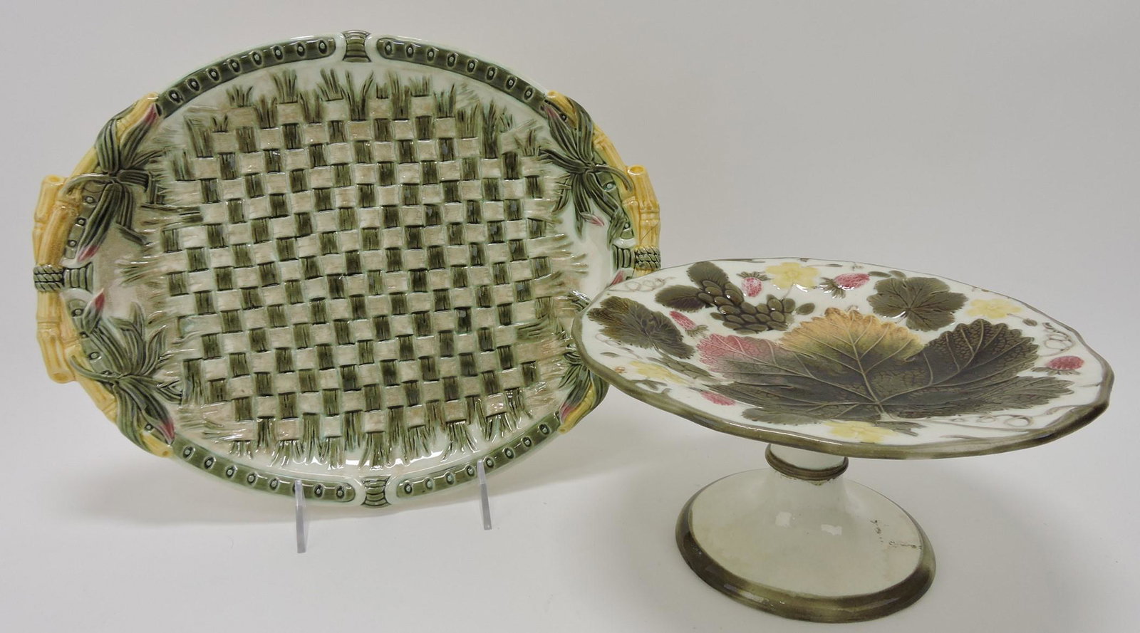 Wedgwood majolica Argenta napkin: platter and maple leaf cake stand