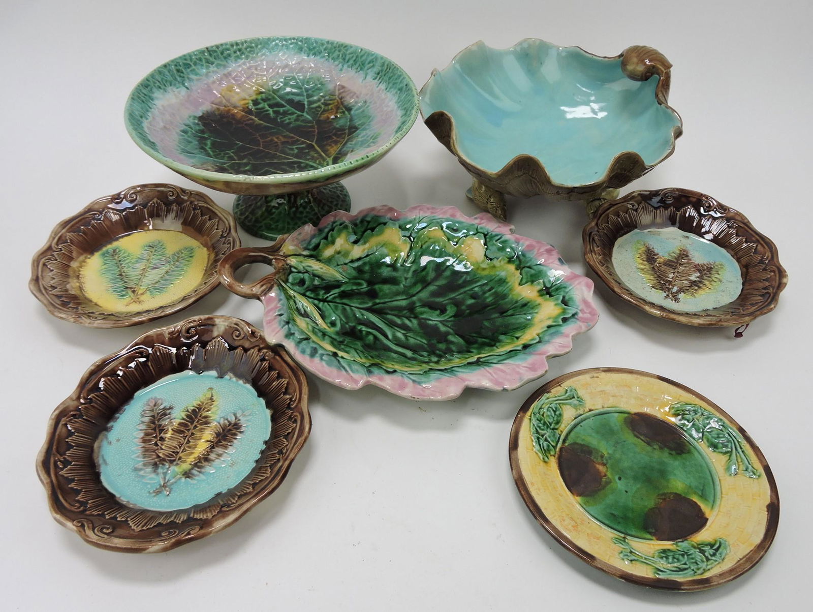 Majolica lot of 7 pieces - 2 compotes, leaf (1 of 1)