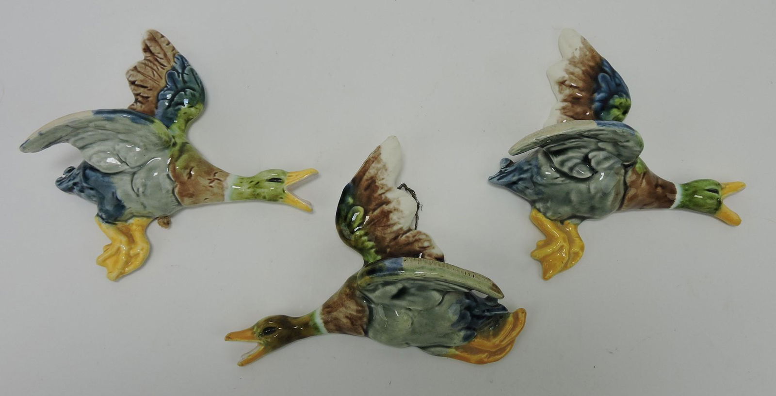 Majolica lot of 3 duck wall hanging match (1 of 1)