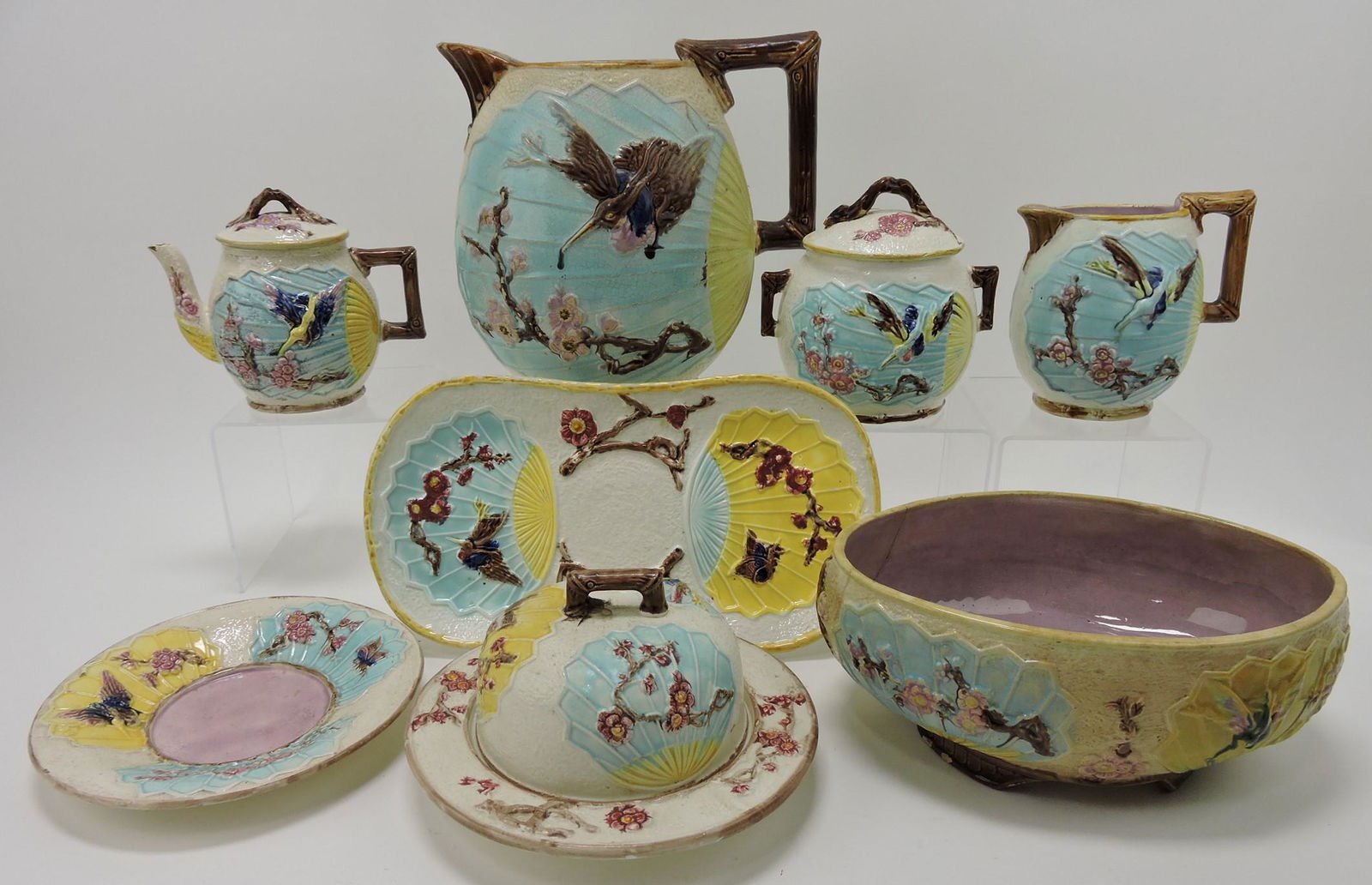 Wardle majolica bird and fan lot of: 8 pieces, various condition