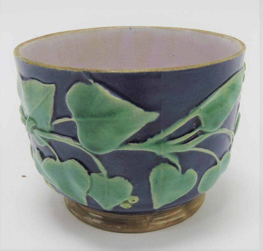Minton majolica 3 1/2" ivy bowl: .