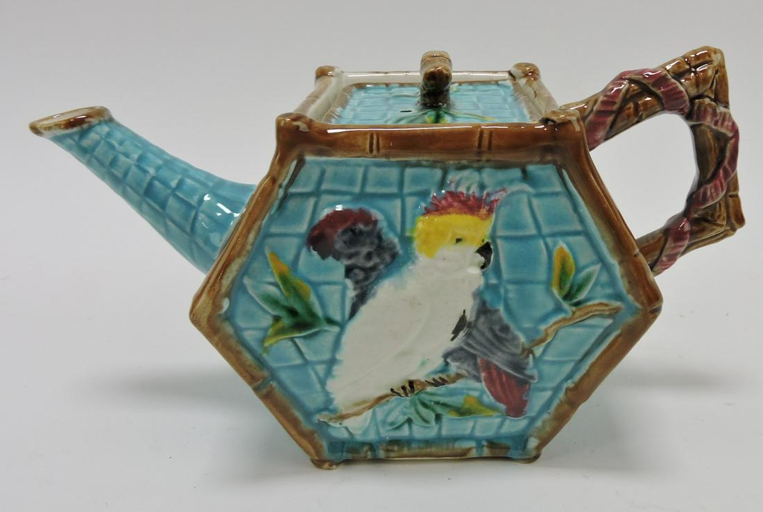 Fielding majolica turquoise wicker: teapot with parrots