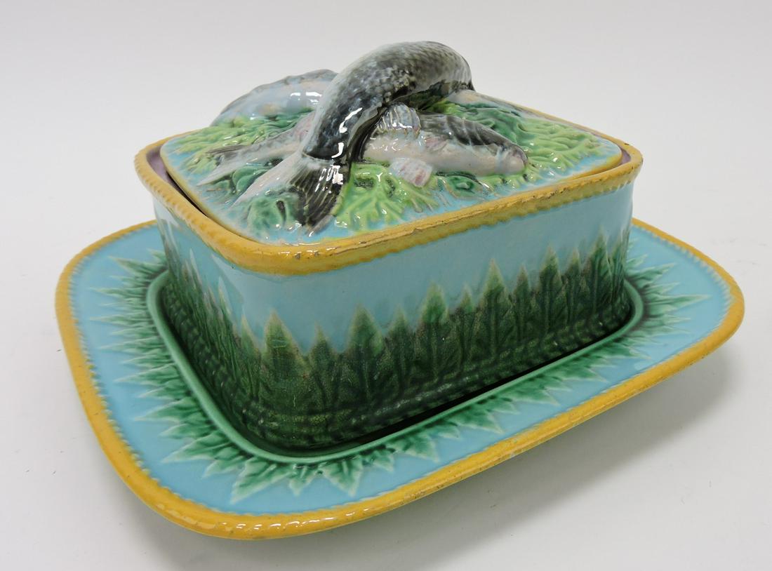 George Jones majolica acanthus leaf: sardine box and stand