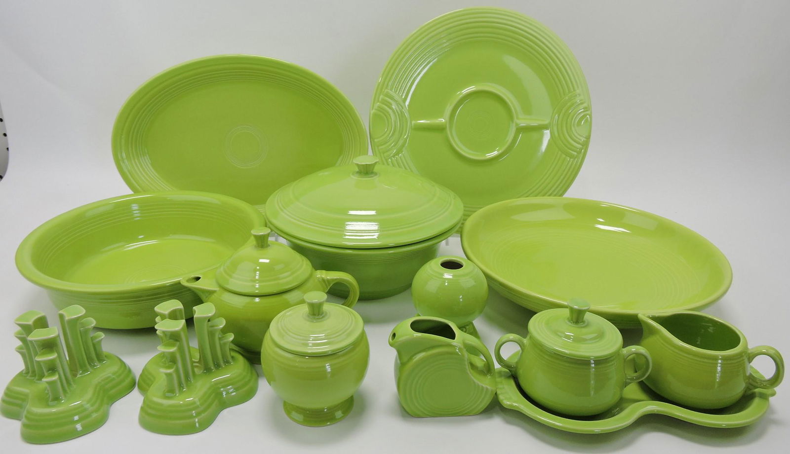 Fiesta Post 86 chartreuse lot of 11 pcs (1 of 1)