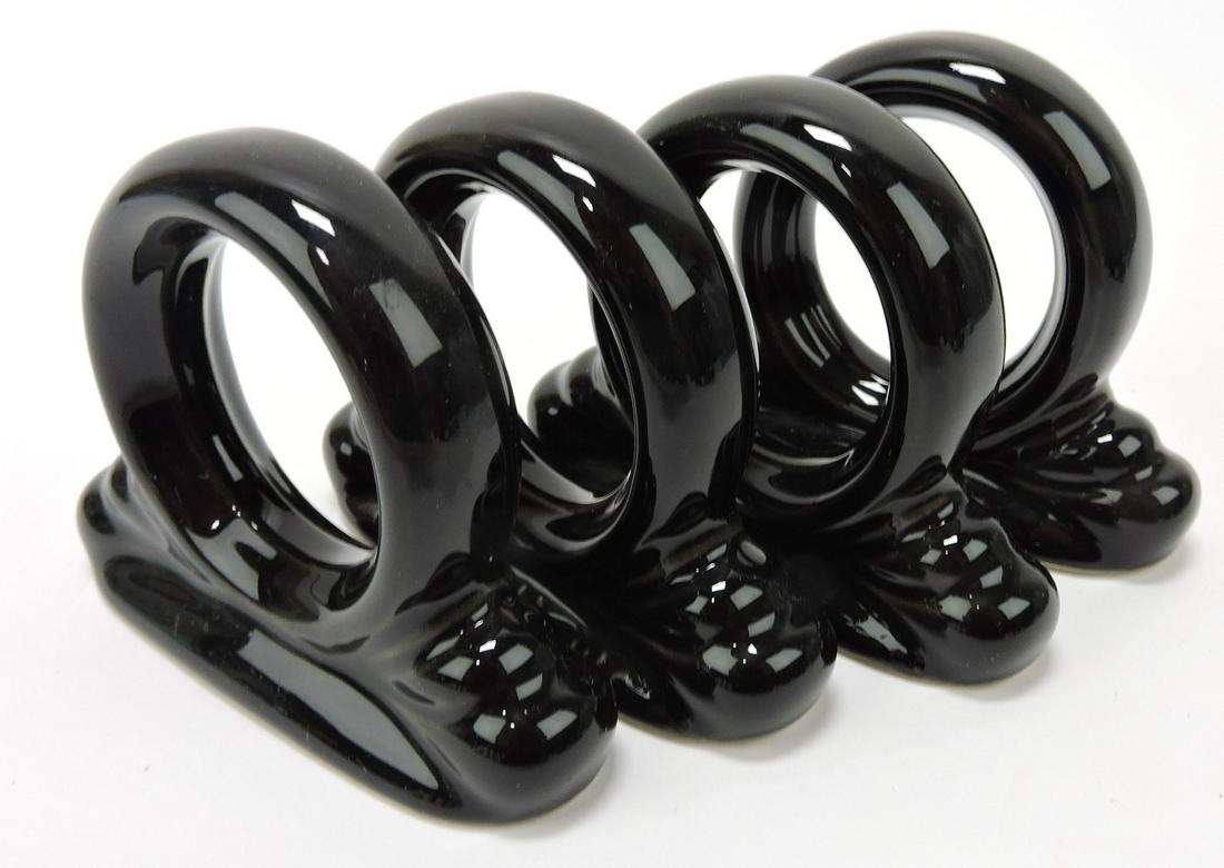 Fiesta Post 86 set of 4 napkin rings, black (1 of 1)