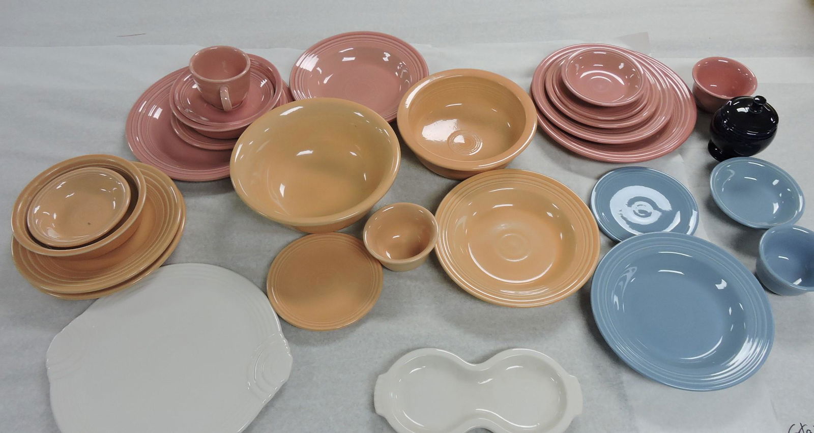 Fiesta Post 86 lot of 28 pieces, mixed (1 of 1)