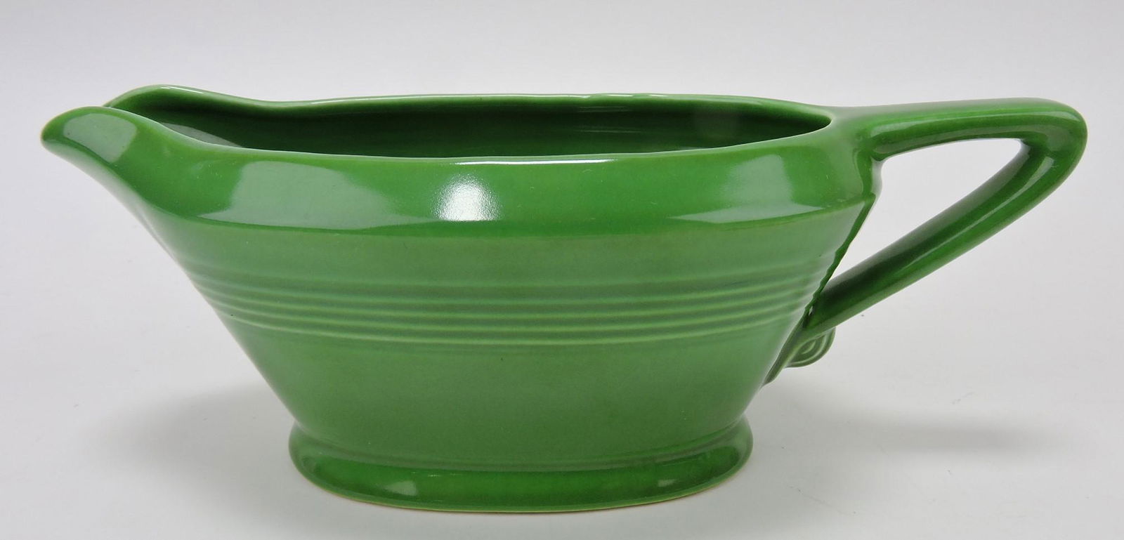 Fiesta Harlequin sauce boat, medium green (1 of 1)