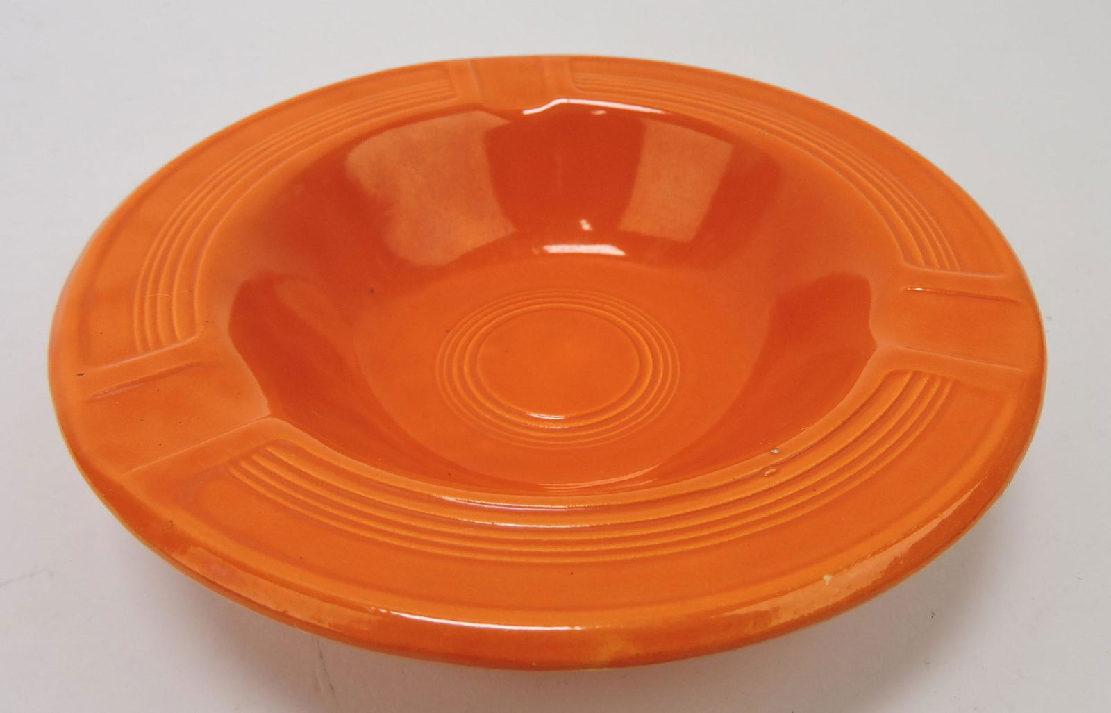 Fiesta ashtray, red, nick (1 of 1)