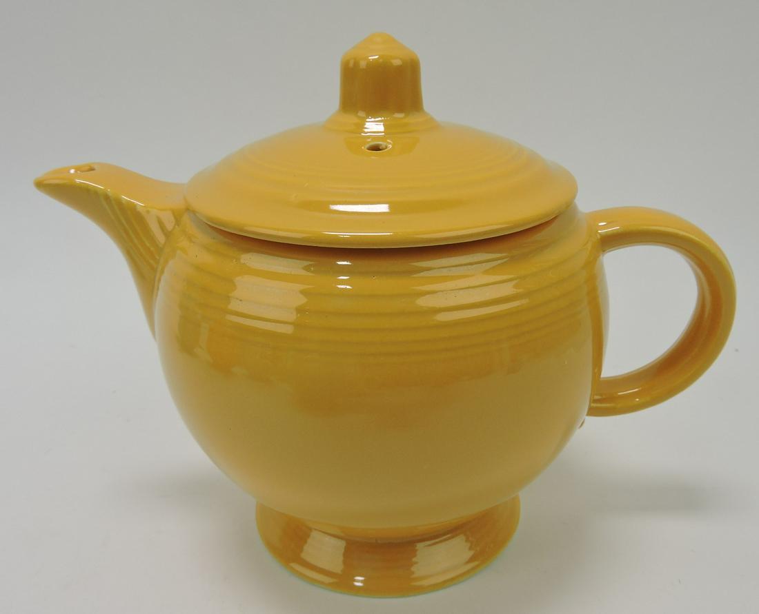 Fiesta medium teapot, yellow (1 of 1)