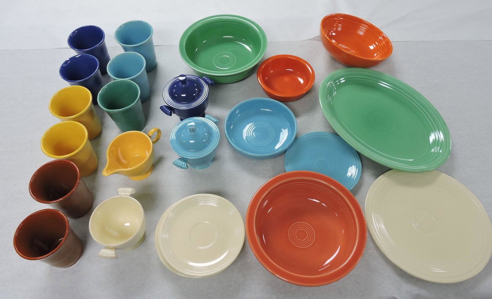 Fiesta lot of 26 pieces, various condition: .