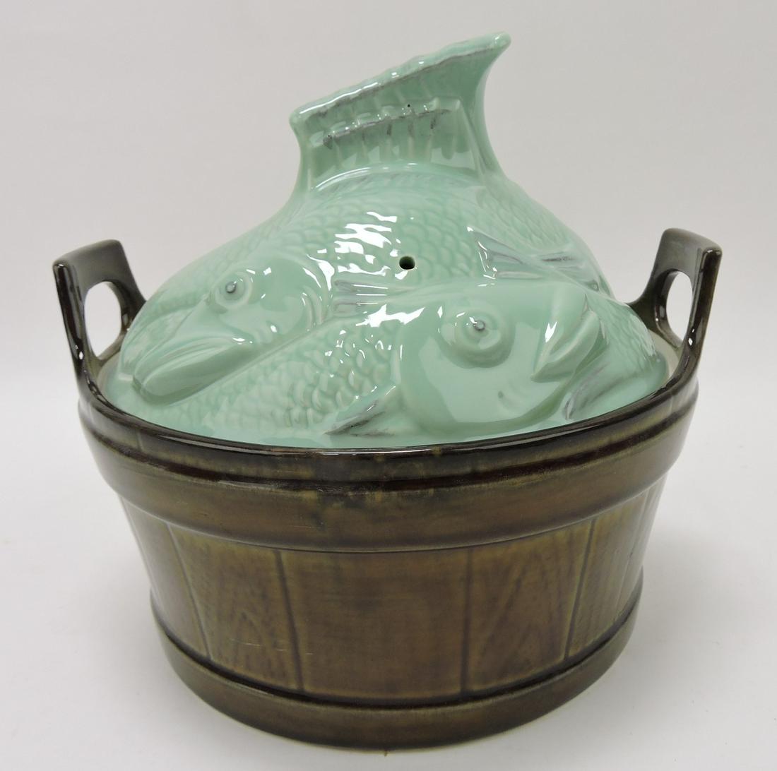 Hall China basket of fish covered tureen: .