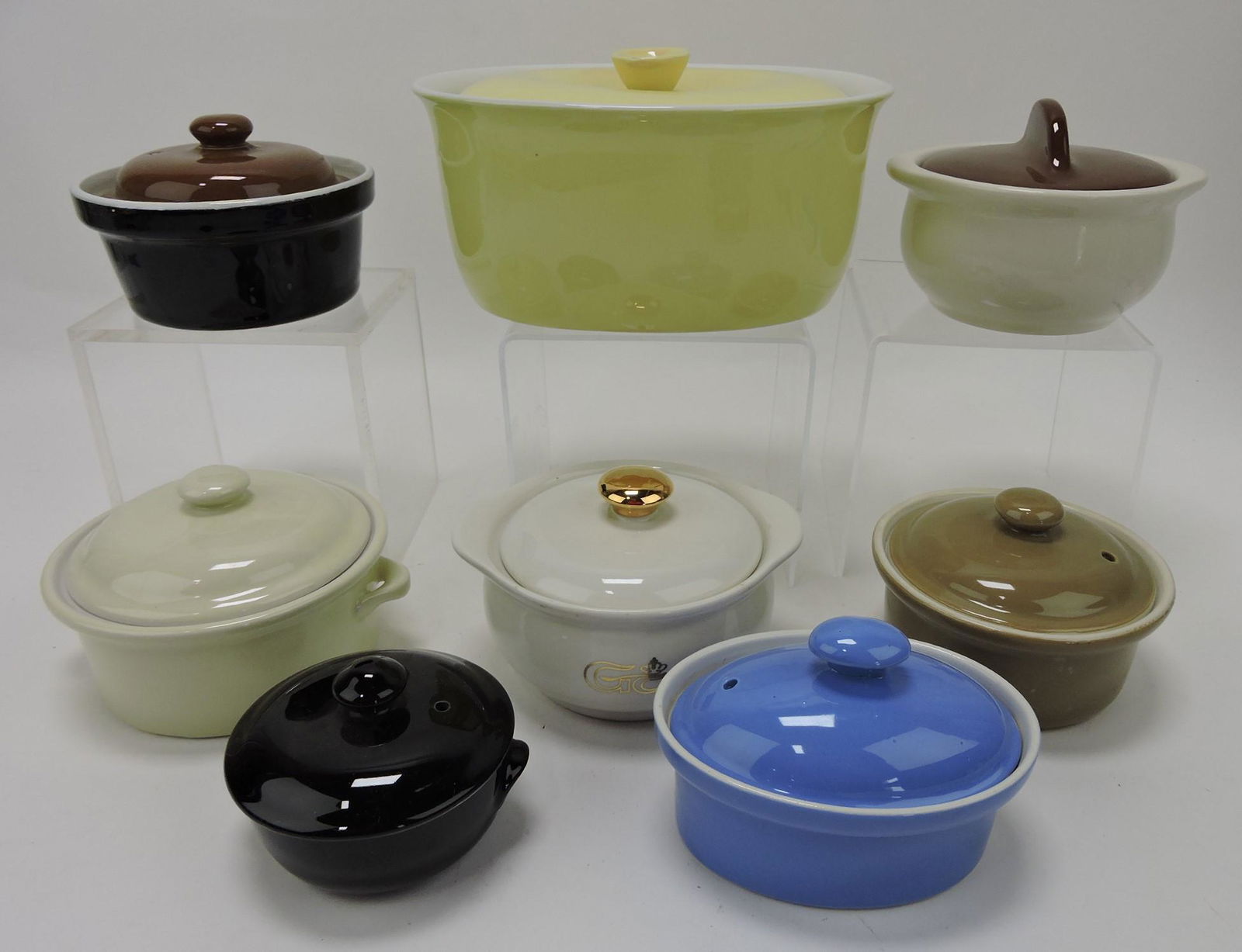 Hall China lot of 8 small casseroles (1 of 1)