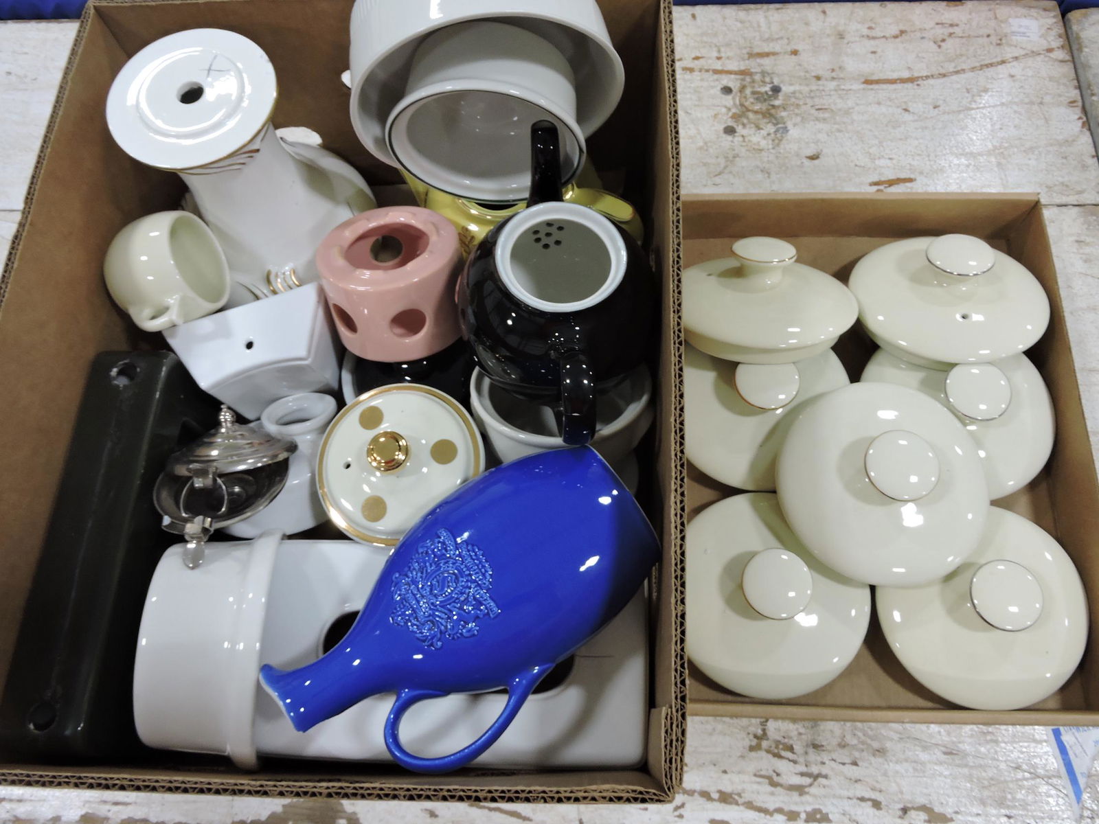 Hall China box of assorted wares (1 of 1)