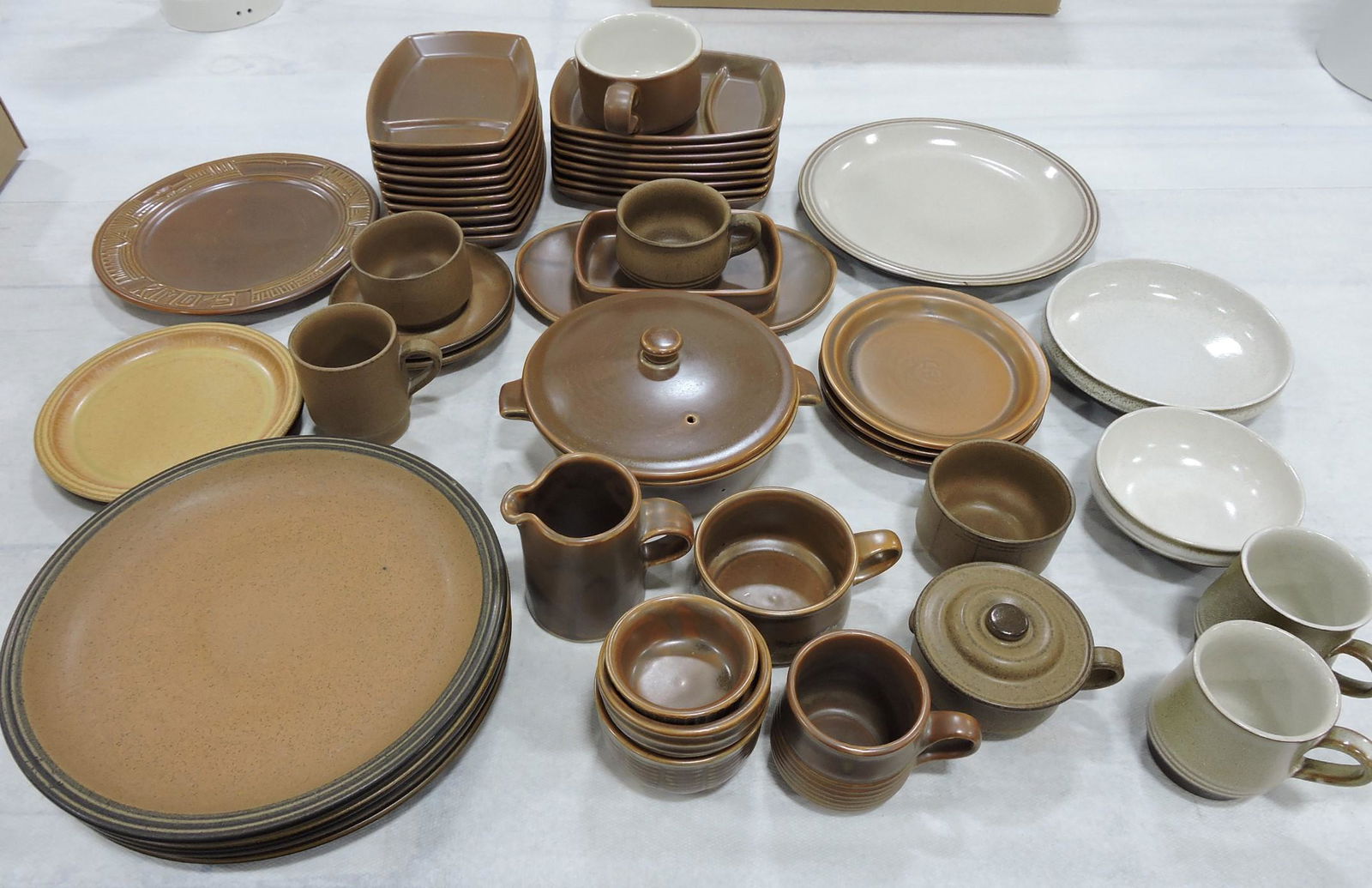 Hall China Denby lot of 49 pcs (1 of 1)
