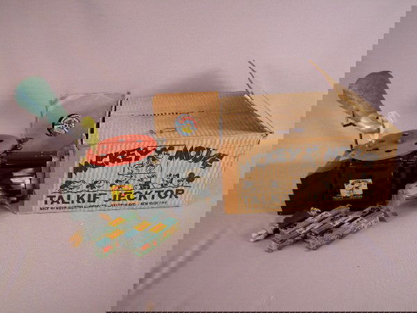 Mickey Mouse Talkie Jector with projector/record pl: Mickey Mouse Talkie Jector with projector/record player, films and original box