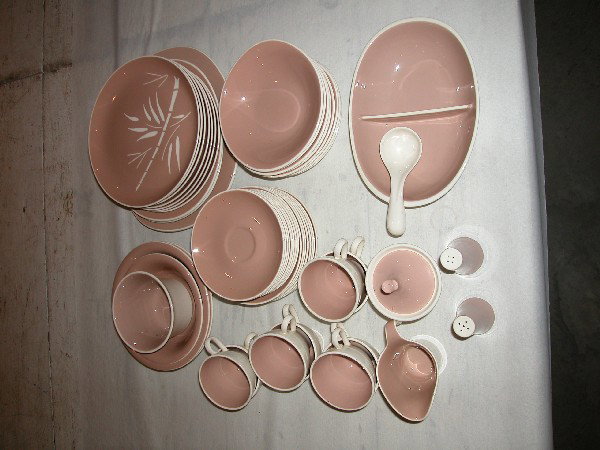 Set of Harkerware dinnerware, service for 8, 52 pie: Set of Harkerware dinnerware, service for 8, 52 pieces