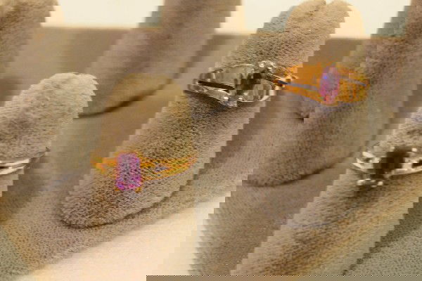 2 ladies 10kt gold amethyst and diamond rings, 3.: 2 ladies 10kt gold amethyst and diamond rings, 3.9 grams