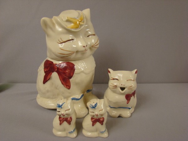 Shawnee Puss N Boots cookie jar, creamer and salt/: Shawnee Puss N Boots cookie jar, creamer and salt/pepper