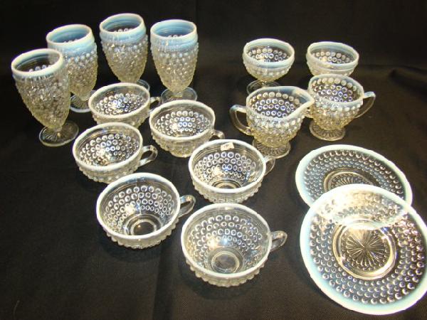 Lot of 16 Moonstone pieces: Lot of 16 Moonstone pieces