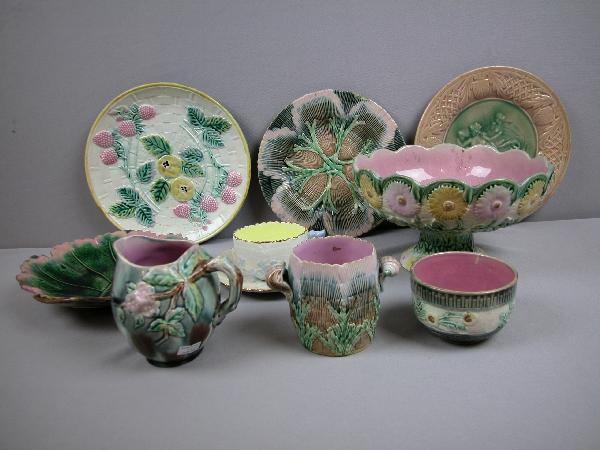 ETRUSCAN lot of majolica - daisy comport, shell/: ETRUSCAN lot of majolica - daisy comport, shell/seaweed plate; leaf bowl; Classical plate; apple/strawberry plate; shell/seaweed spooner; hawthorn creamer; albino shell /seaweed cup & saucer; wild ros