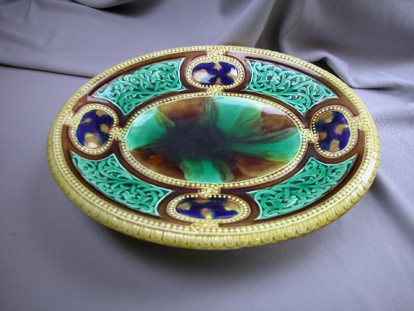 Majolica mottled footed platter, 12": Majolica mottled footed platter, 12"