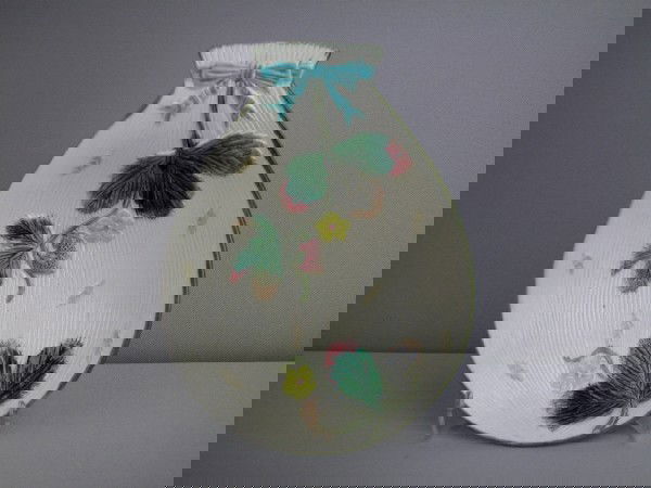 Clifton majolica strawberry bowl, great color, 1: Clifton majolica strawberry bowl, great color, 10"