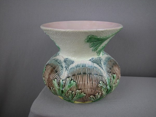 ETRUSCAN shell and seaweed spittoon, 6 1/2", hai: ETRUSCAN shell and seaweed spittoon, 6 1/2", hairline