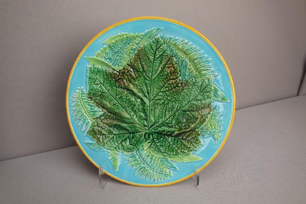 GEORGE JONES leaves and fern plate with turquoise: GEORGE JONES leaves and fern plate with turquoise ground, 8 1/2"