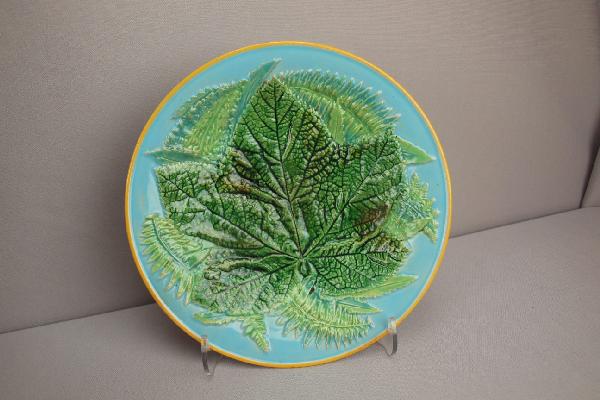 GEORGE JONES turquoise leaves and fern plate, 8 1: GEORGE JONES turquoise leaves and fern plate, 8 1/4", rim nick