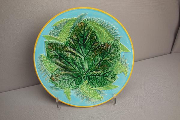 GEORGE JONES turquoise leaves and fern plate, min: GEORGE JONES turquoise leaves and fern plate, minor hairline , 8 1/2"