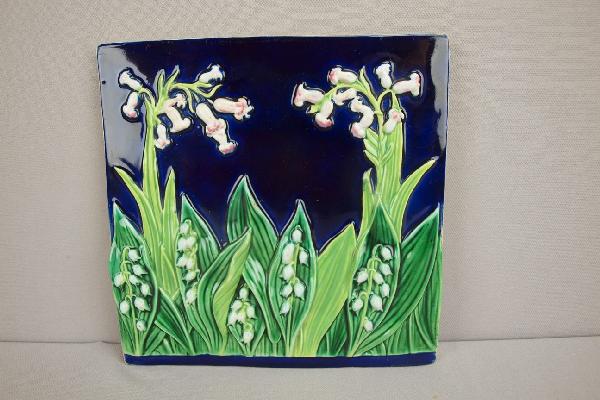 GEORGE JONES cobalt lily of the valley 8" tile, : GEORGE JONES cobalt lily of the valley 8" tile, outstanding color and detail