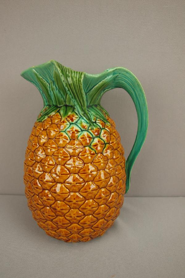 MINTON pineapple pitcher, 9 1/2" : MINTON pineapple pitcher, 9 1/2"