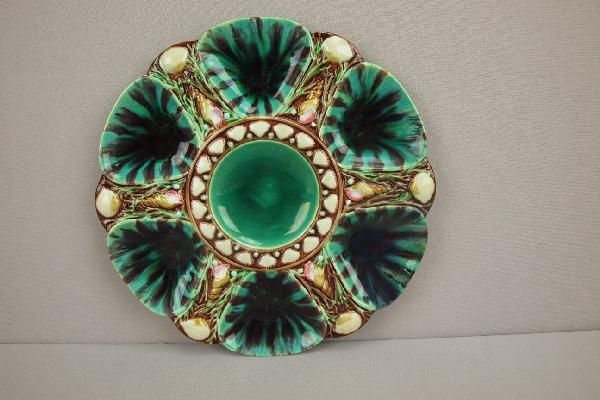 MINTON mottled majolica 6 well oyster plate, s: MINTON mottled majolica 6 well oyster plate, shape no. 1323, professional rim repair, 9"